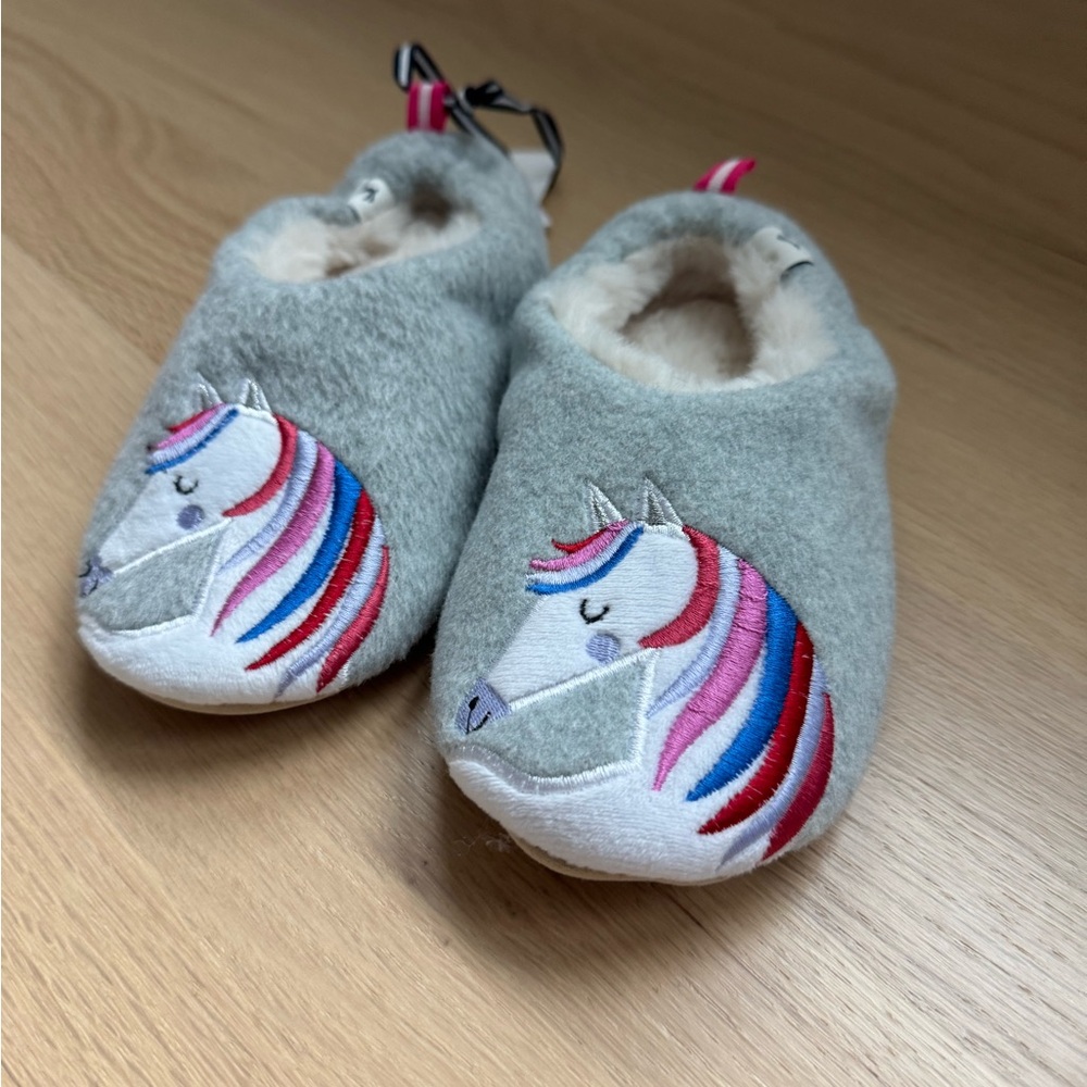 NWT Joules fuzzy unicorn slippers. New w/tags
